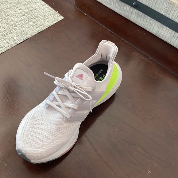 adidas Women's Ultraboost 21 Running Shoe, size 8, Ice Purple - Picture 4 of 6